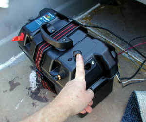 battery_box_features.JPG (165858 bytes)